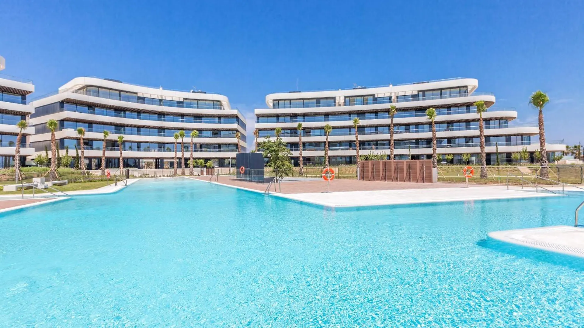 Vivi Homes - Sana Pool, Sauna, Gym & Beach Torremolinos